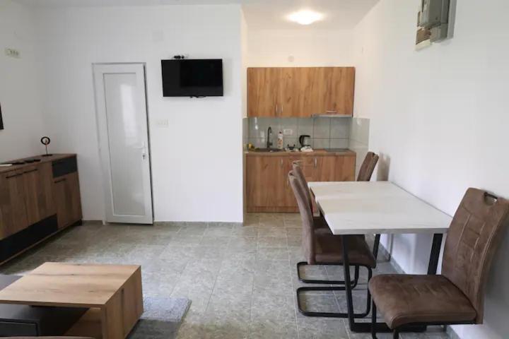 Apartments R&M Tivat Exterior foto